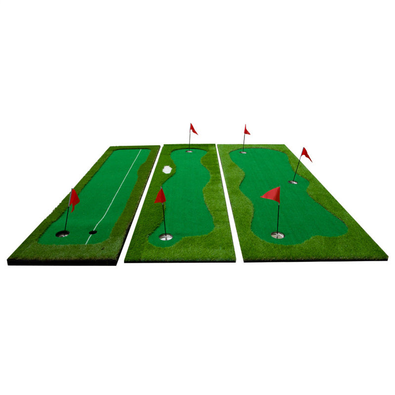 Golf putting green with markers